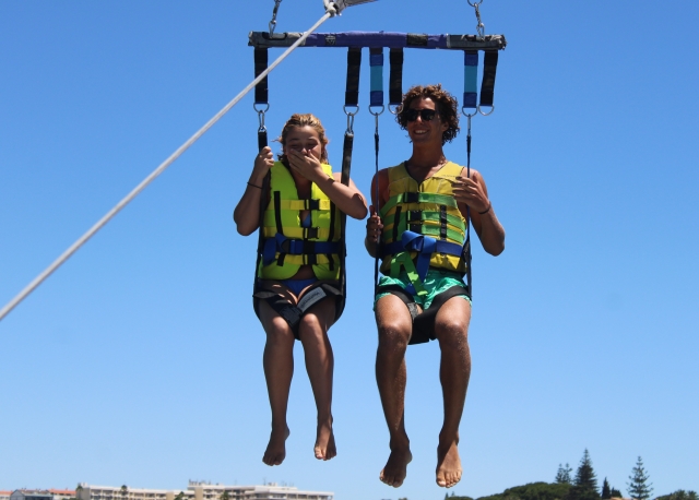  Parasailing in Praia da Galé 