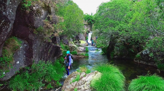  Canyoning aquático 