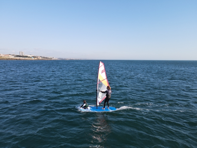  Windsurfen in der Nähe von Porto 