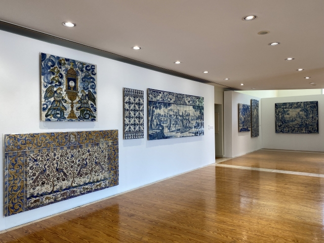  Exhibition of tiles 