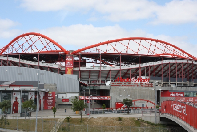  Esterno dell'Estadio da Luz