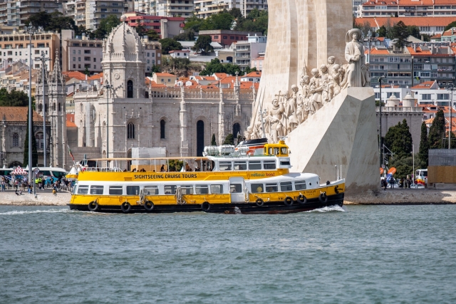  Tourist boat route on the river 