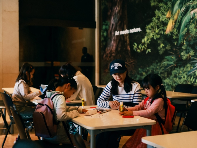  小孩子活动 