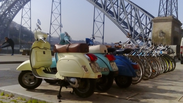  租赁踏板车 
