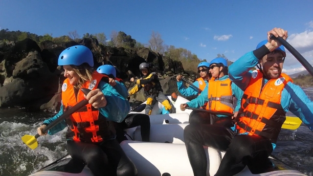 Rafting com amigos