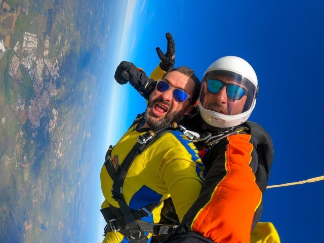  Durante il lancio con paracadute 