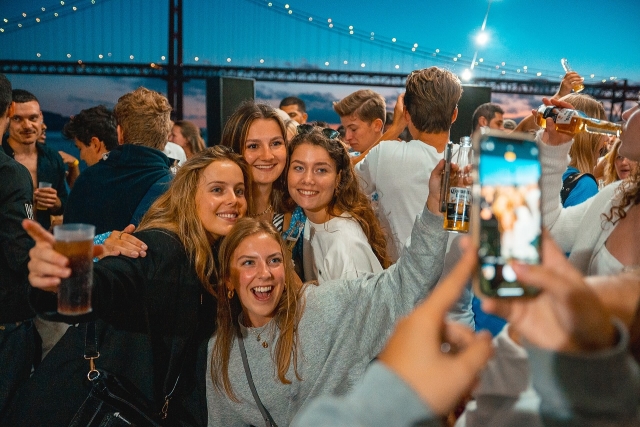  Foto con el Puente 25 de Abril de fondo 