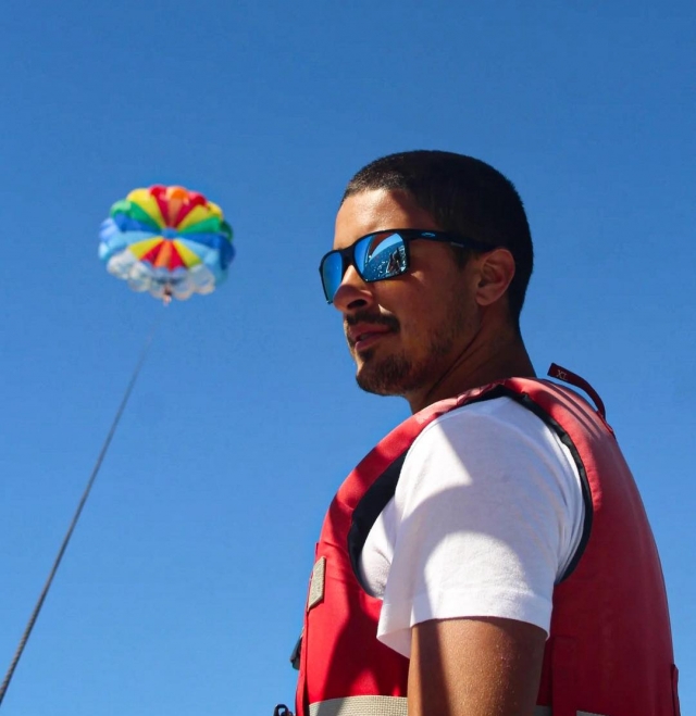 Parasailing in Algarve