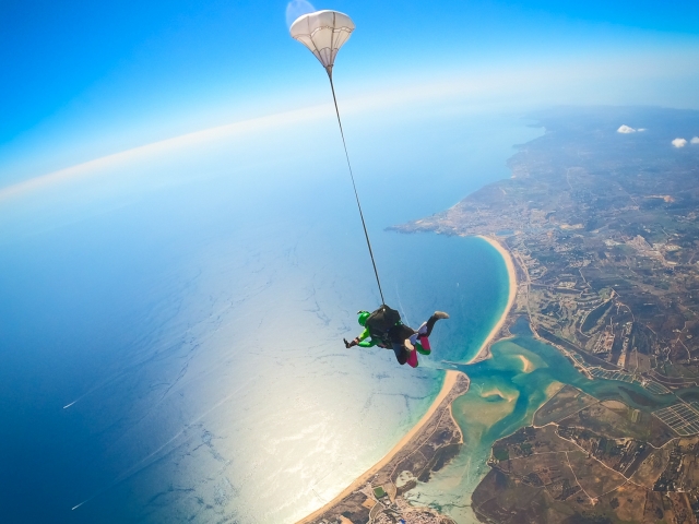  Parachutismo By the Sea