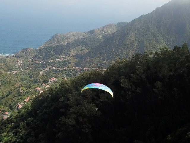  Paragliding flight in the mountains of Funchal 