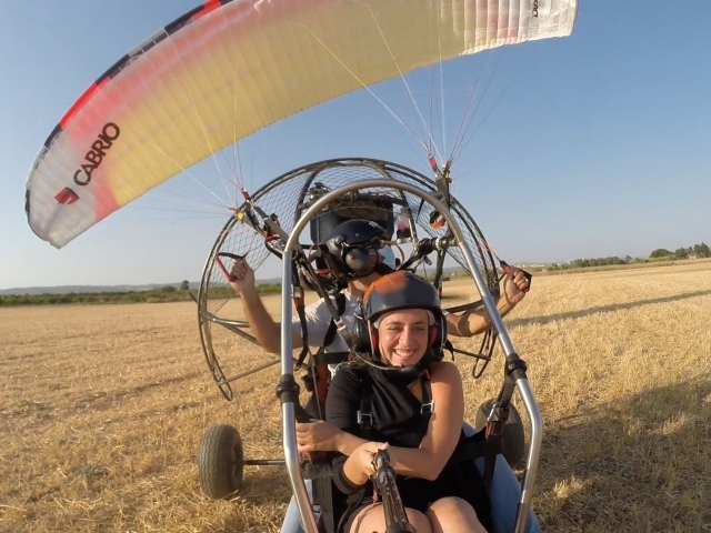  Diversão e adrenalina em paramotor 