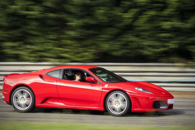  Auténtica experiencia conduciendo un Ferrari 