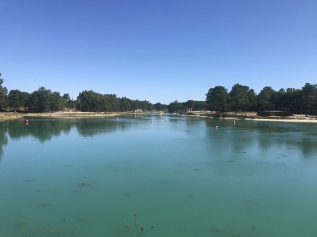  O lago onde praticamos flyboard 