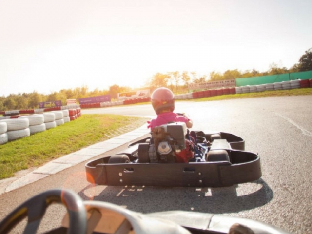  Prendre le virage à toute vitesse en karts 