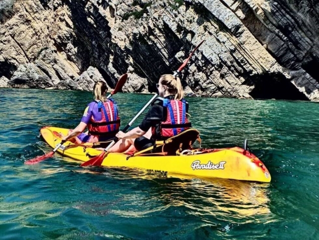  Two-seater kayak on the coast of Sesimbra 
