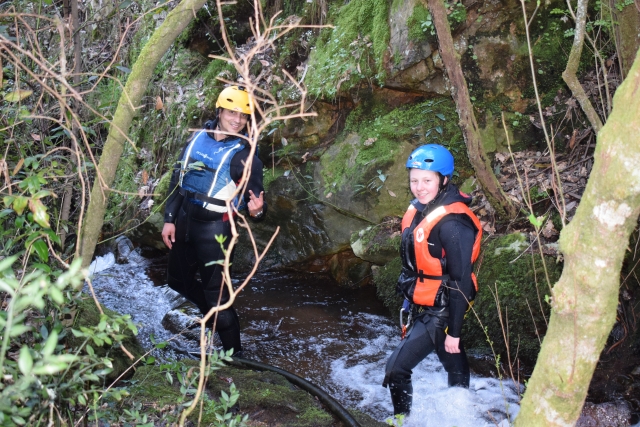 Caminhando pela margem do rio Fontao