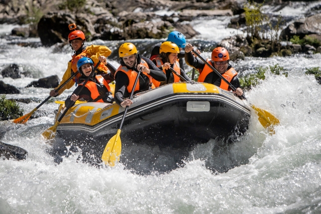  Rafting mit Freunden 