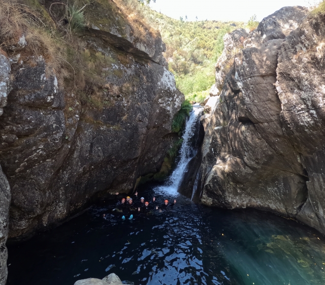 Praticar canyoning