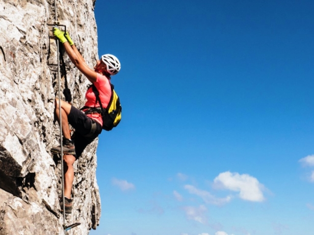  Climbing in Portugal 
