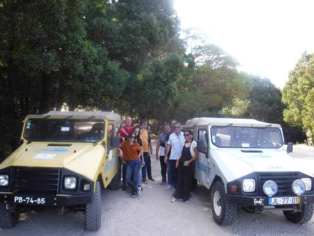  Posieren mit den Jeeps 