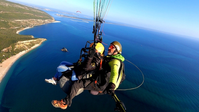  Paragliding flight 