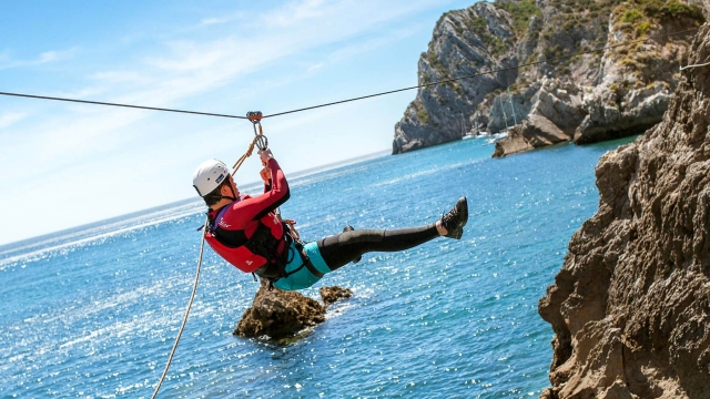  Sulla zip line a Enseada da Mula 