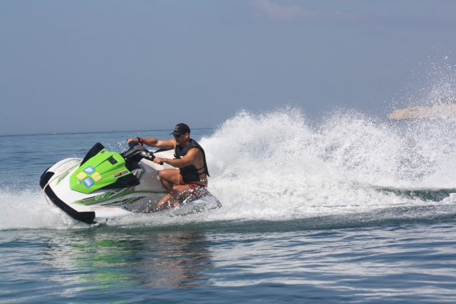 sulla moto d'acqua 
