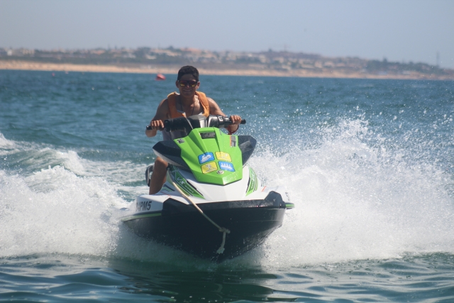  sulla moto d'acqua 