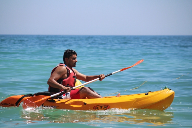 pagayer à travers l'Algarve 