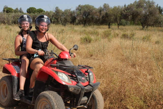  Heureux avec le quad 
