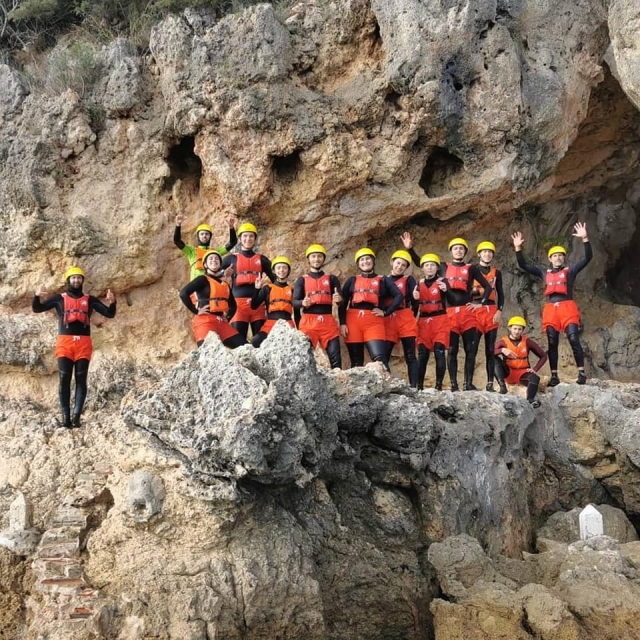 Coastering con amigos en Arrábida