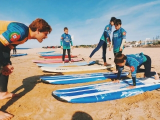 Pack de 5 aulas de surf em grupo em Carcavelos 2h