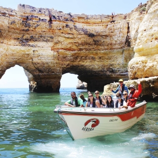 Passeio de barco privado pelas grutas do Algarve 2h