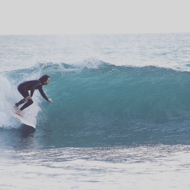  Surfer sur les vagues 