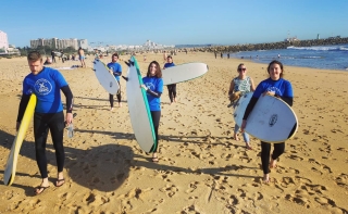 5 clases de surf grupales en Playa de Albufeira 2h