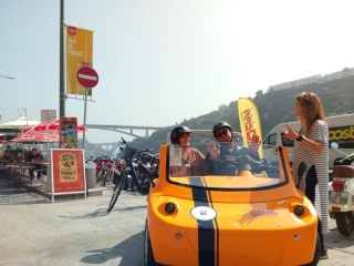 Passeio GoCar centro histórico + mar 3h Porto