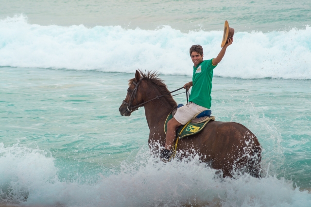  Équitation à travers la mer