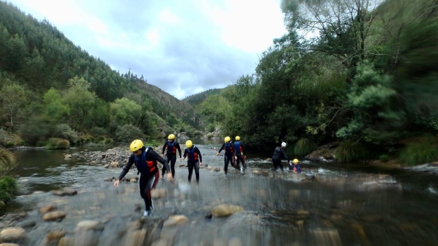  Traverser le lit de la rivière 