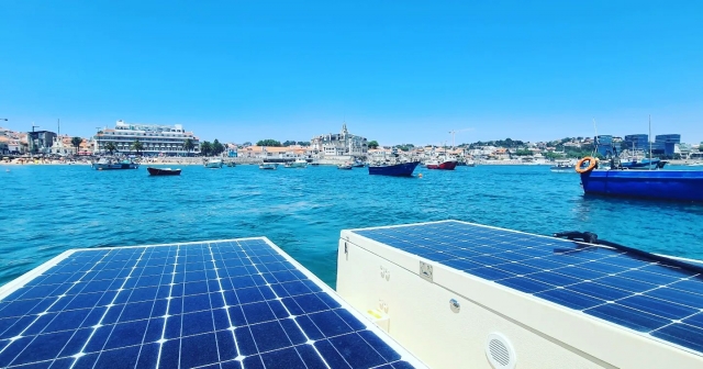  Noleggia la nostra barca solare 