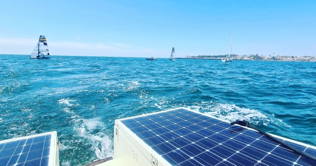  Navigare con la barca solare