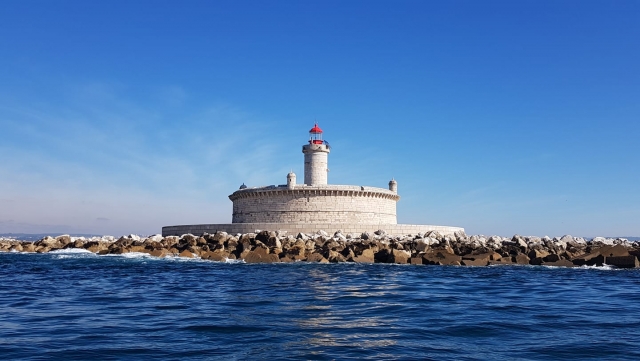  令人难以置信的 Farol do Bugio