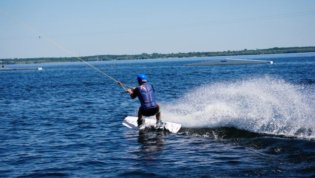  Come wakeboarding 