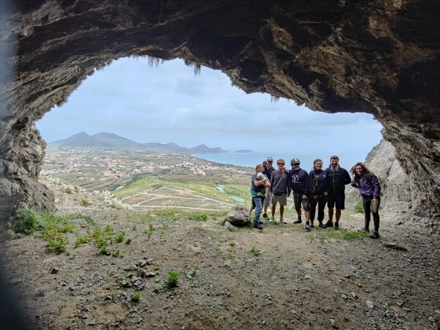  Um dos arcos de pedra natural que podem ser encontrados na parte montanhosa 