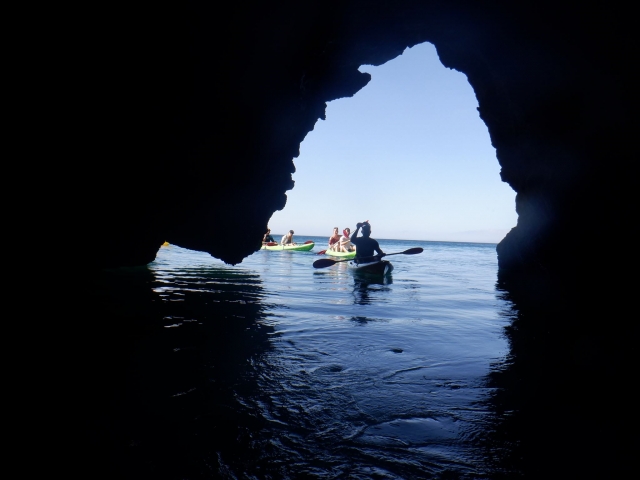  Entrar nas grutas da zona 