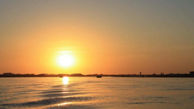  Die Sonnenstrahlen am Horizont 