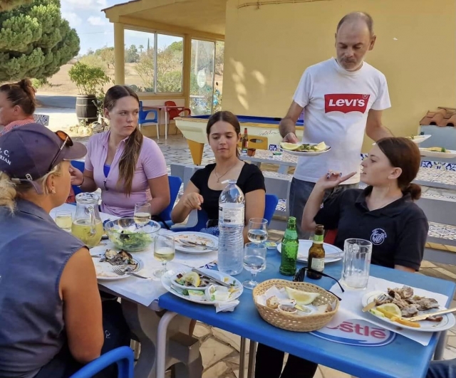 Disfruta la gastronomía local con esta ruta a caballo combinada