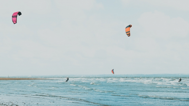  Contrôler le cerf-volant de kitesurf en compagnie 
