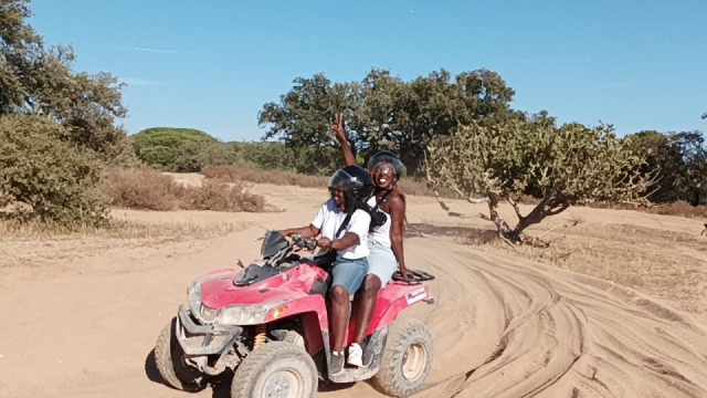  Paar während der Quad-Route 