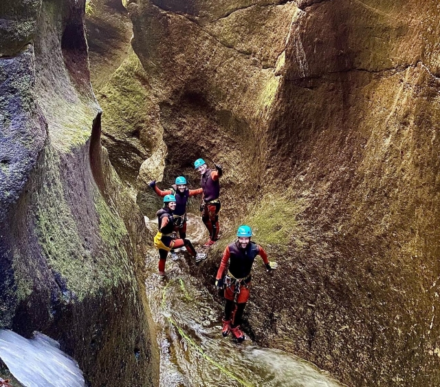  Canyoning in Flores Isla 