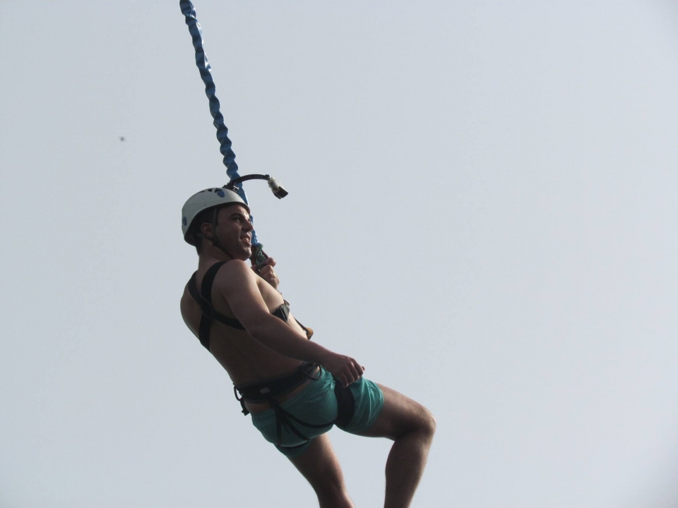 Bungee saltando en Viana do Castelo Bungee saltando en Viana do Castelo